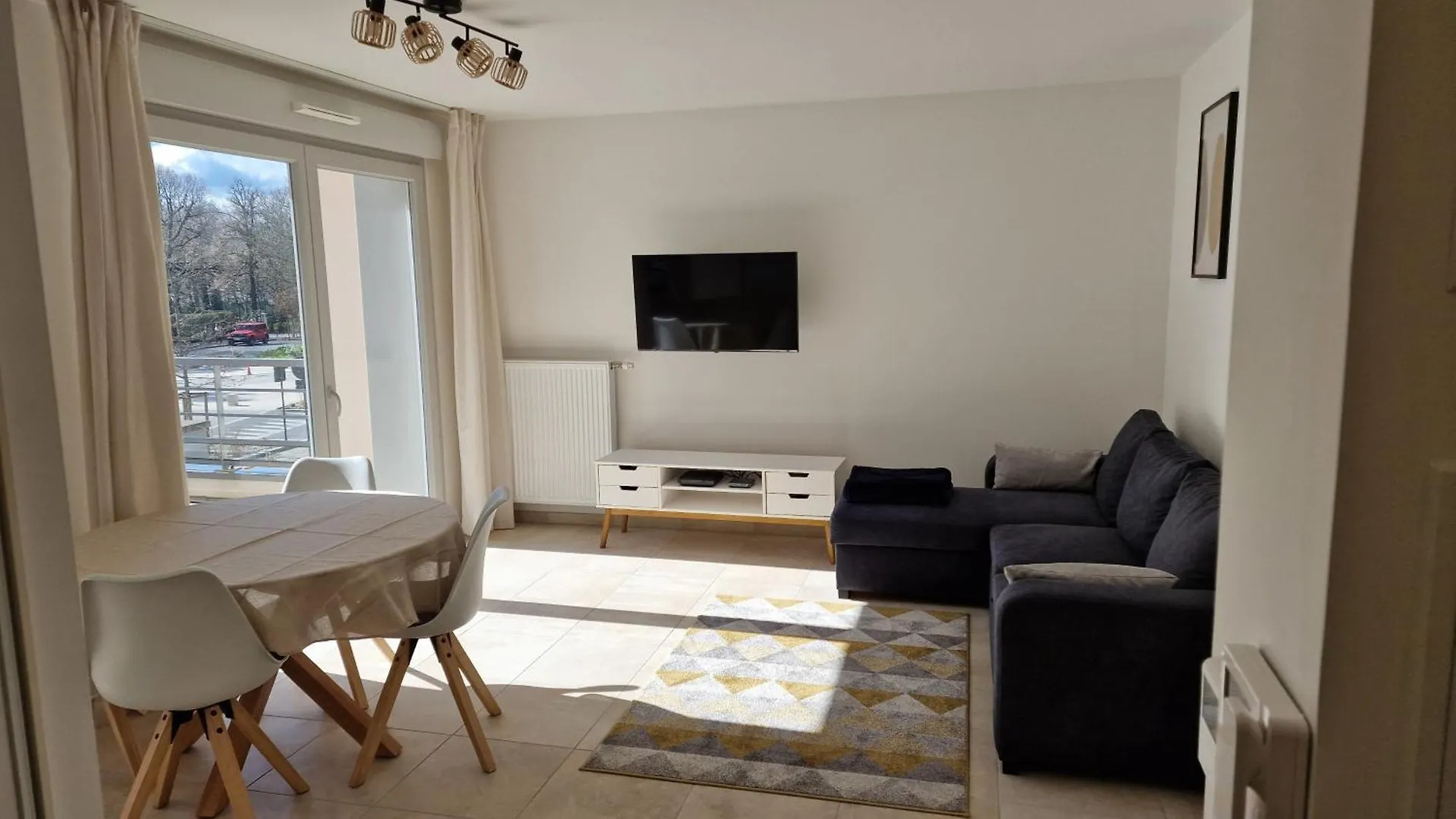 Modern And Comfortable 2-Bedroom Apartment Near The Center Divonne-les-Bains